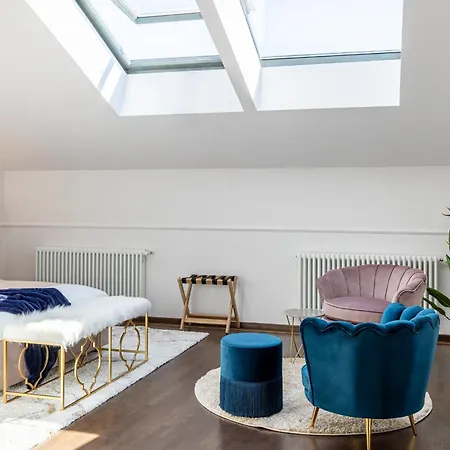 Old Town One Bedroom Apartment