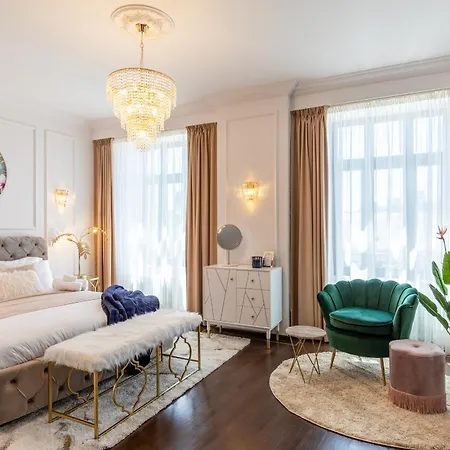 Old Town One Bedroom Apartment