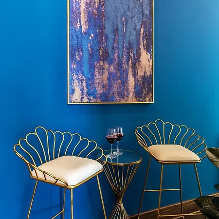 Old Town One Bedroom Apartment