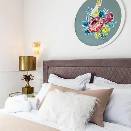 Old Town One Bedroom شقة *