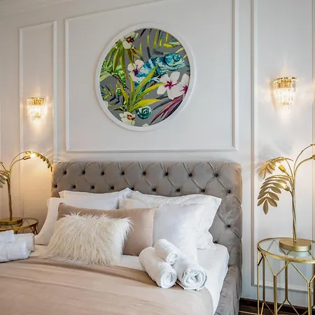 Апартаменти Old Town One Bedroom *