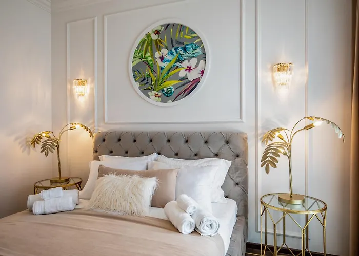 Апартаменти Old Town One Bedroom *