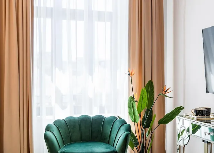 Апартаменти Old Town One Bedroom Бухарест